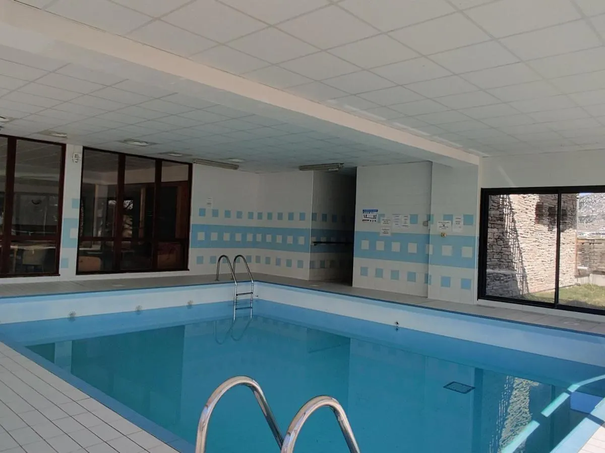 Appartement Duplex 3 Pieces Avec Piscine Chauffee A 300M Des Pistes - Superdevoluy - Fr-1-504-457 0*,  France